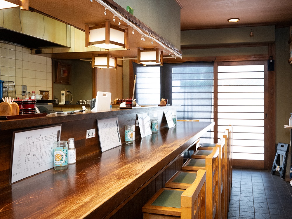 ⑮ 炭火焼 まるこ家